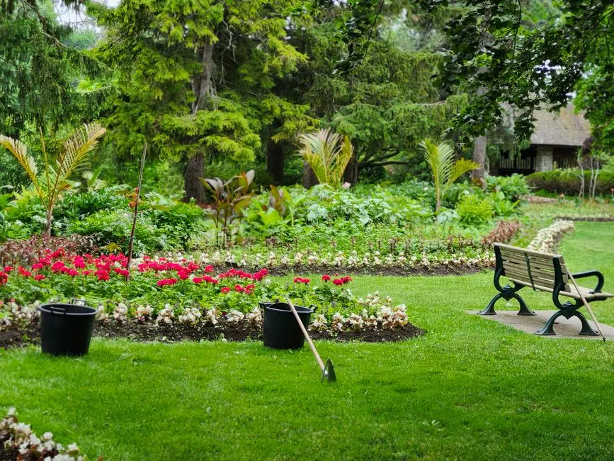Garden at DLF CHANAKYAPURI, New Delhi